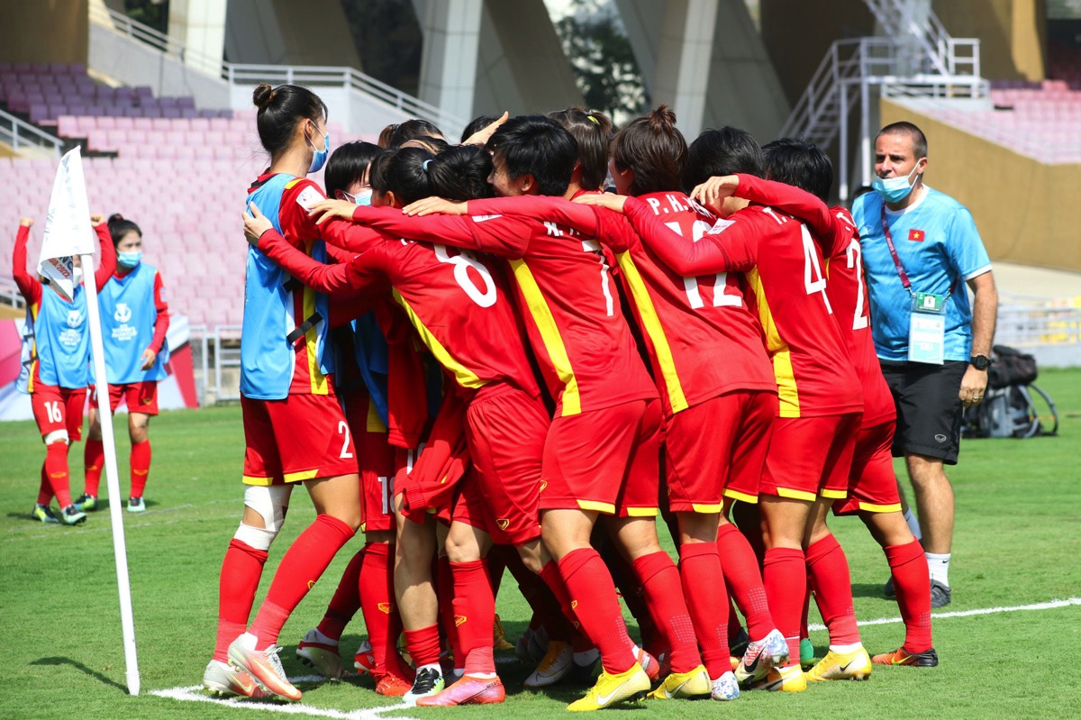 tuyen-nu-viet-nam-mung-chien-cong-bongdavn.net